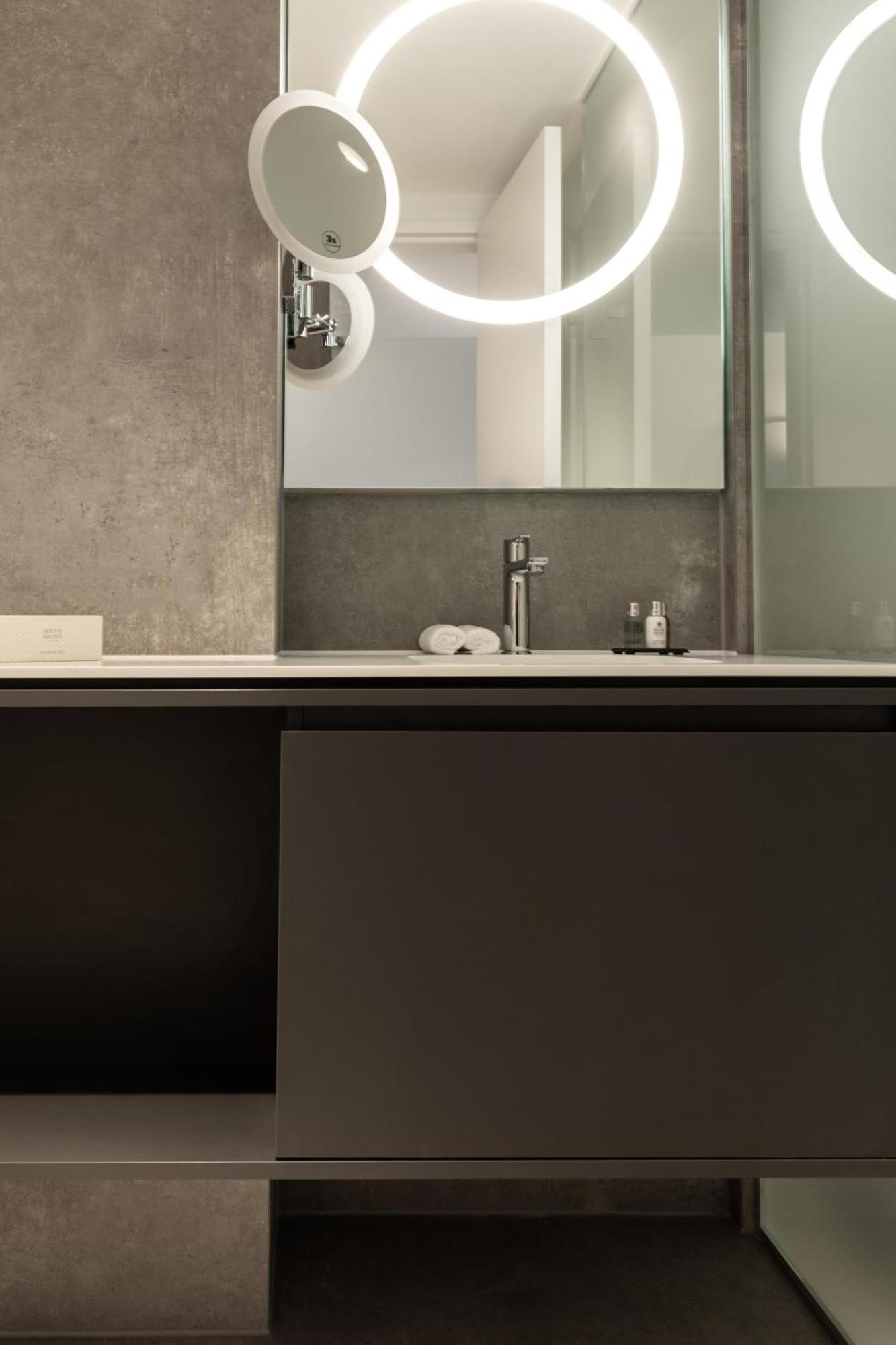 Hotel Kpm & Residences 5*
