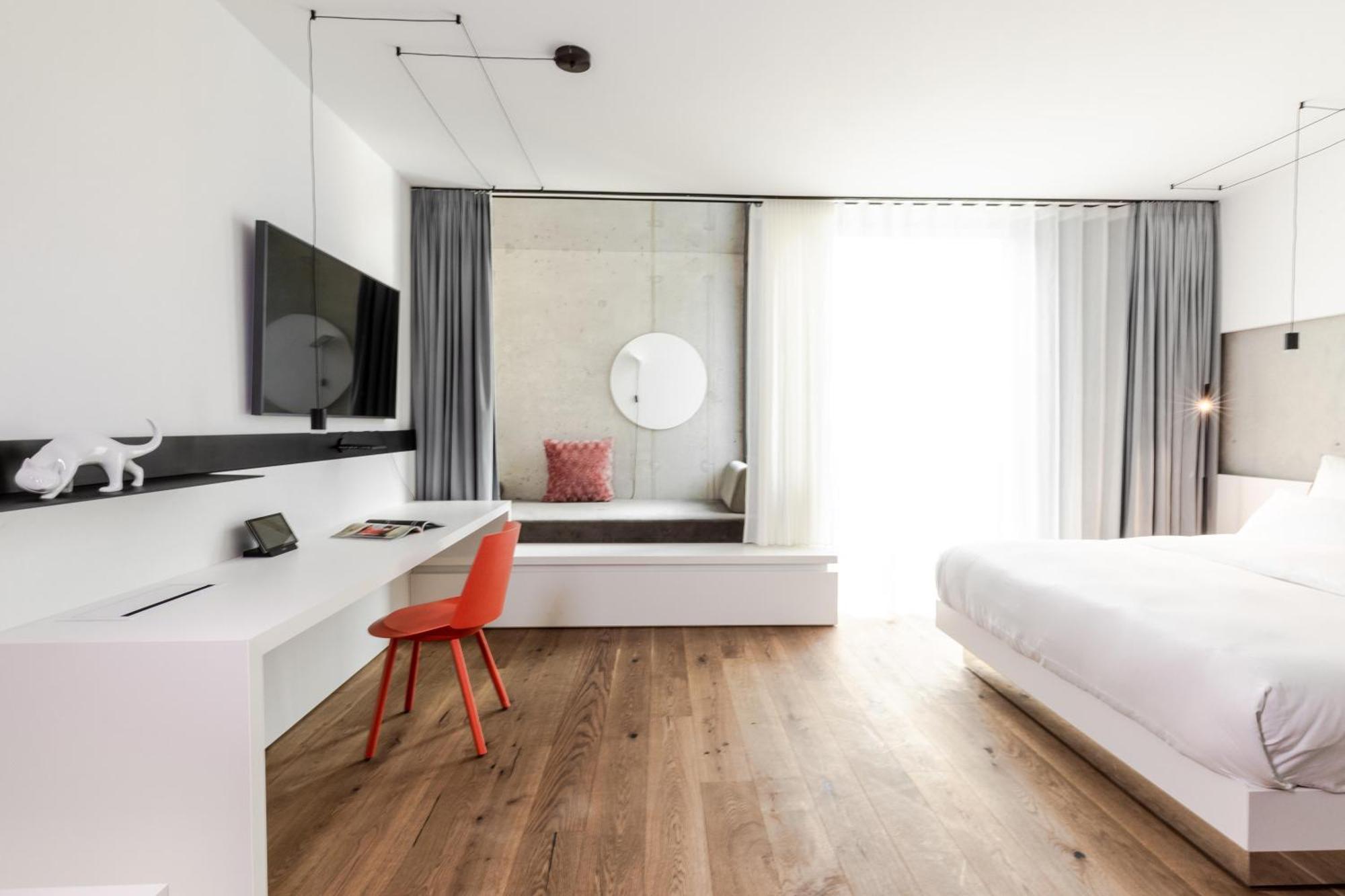 Hotel Kpm & Residences 5*